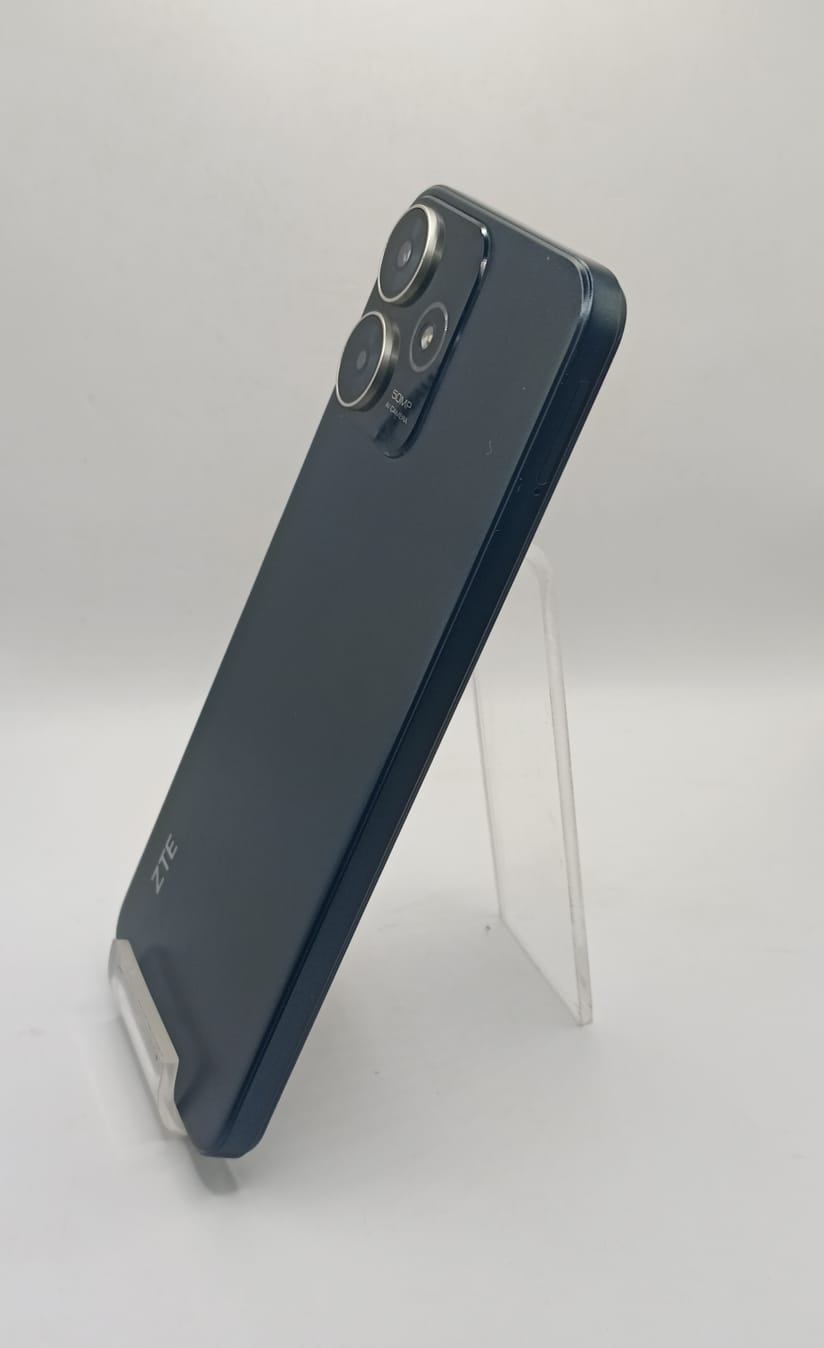 ZTE blade v50 128gb 4ram liberado, usado