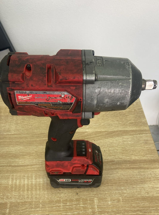 🔧 Atornillador de Impacto MILWAUKEE – Seminuevo 🔧