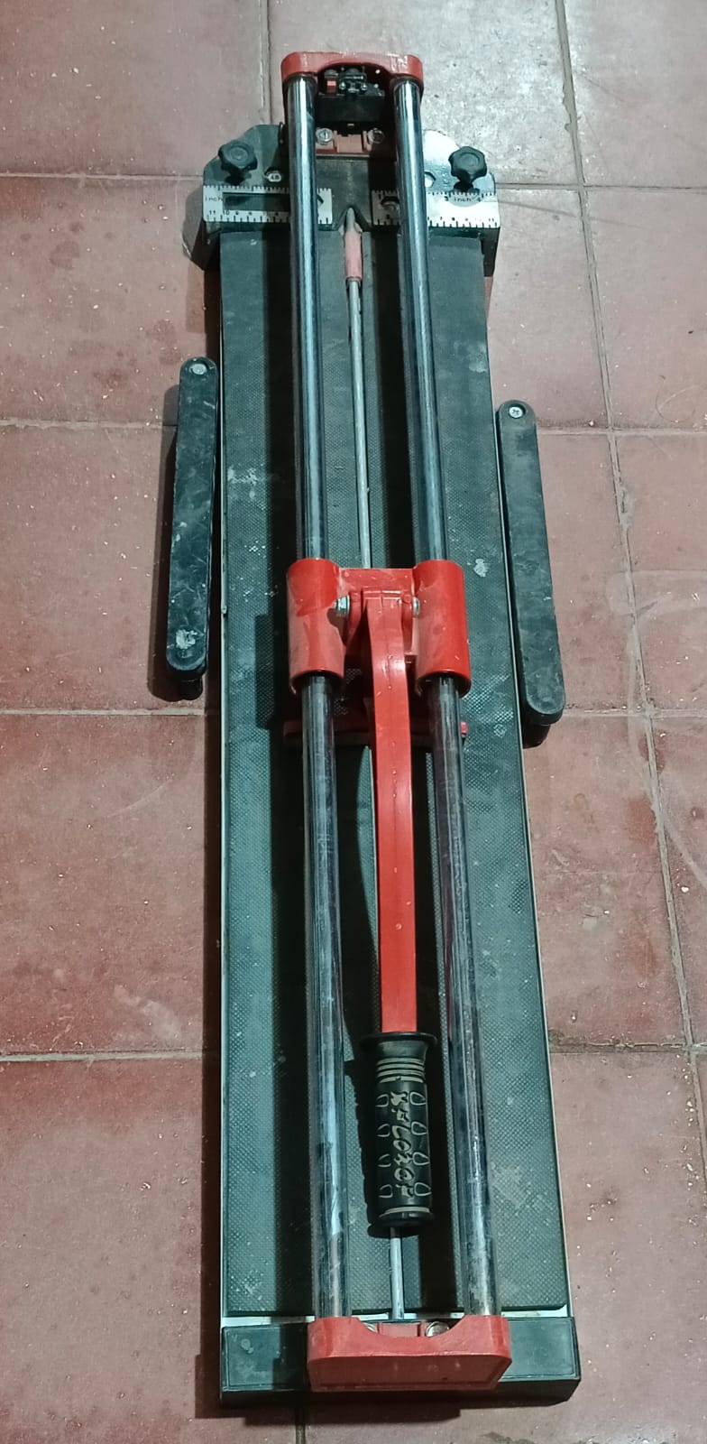 Cortadora de azulejo TTITLER CUTER 80cm, usado