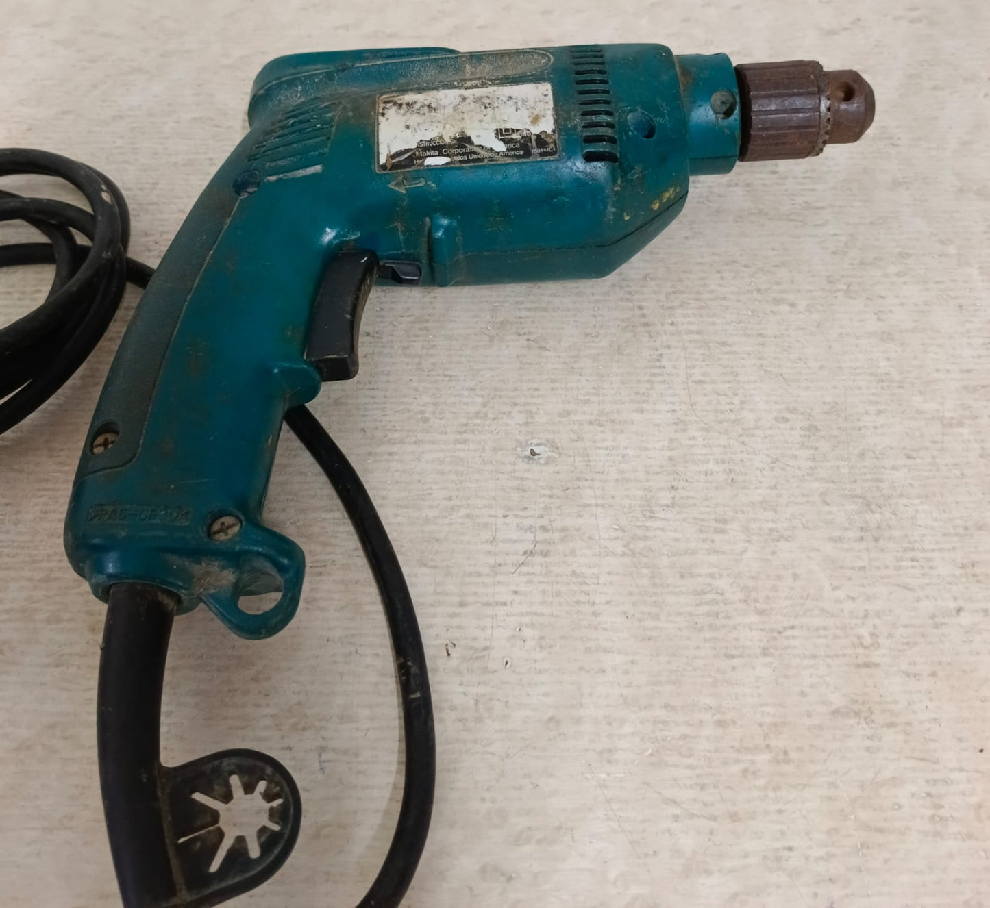 Taladro MAKITA , usado