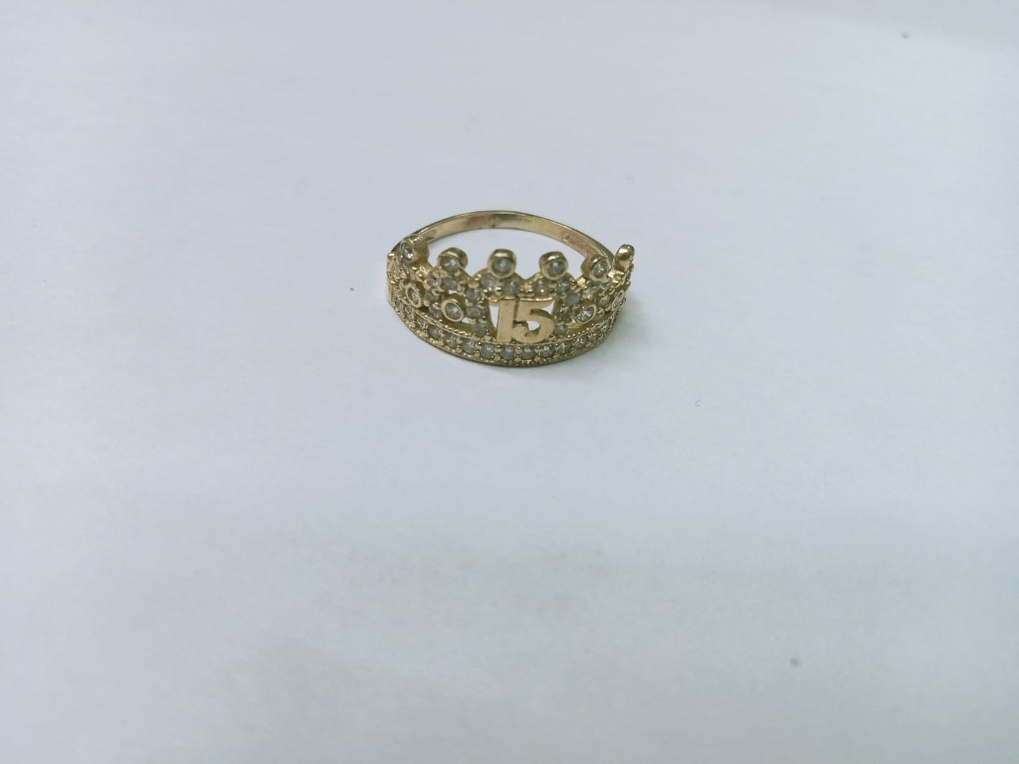 👑 Anillo de 15 Años con Diseño de Corona y Brillos 👑