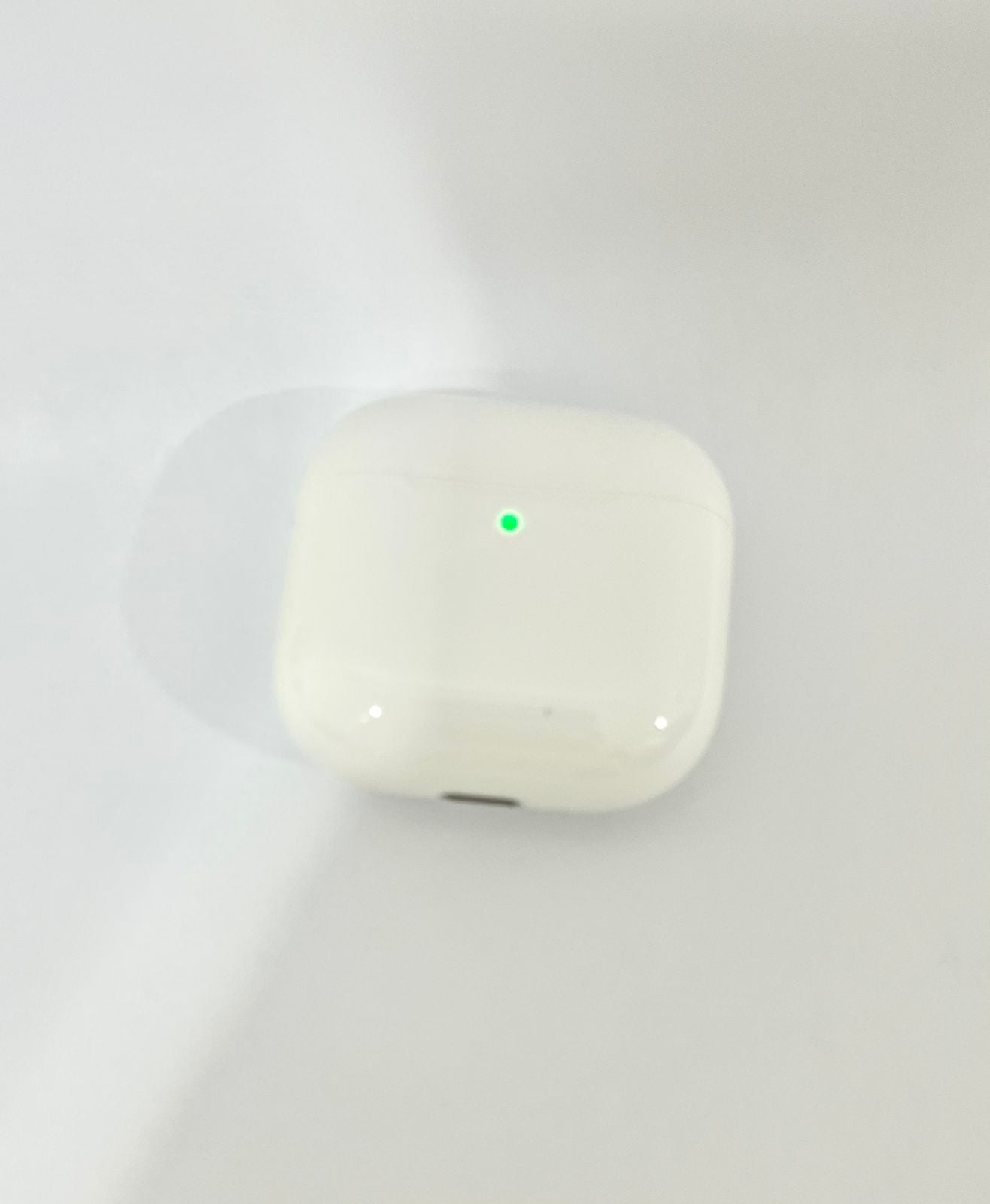 Audifonos Apple AirPods 4 color blanco USADOS