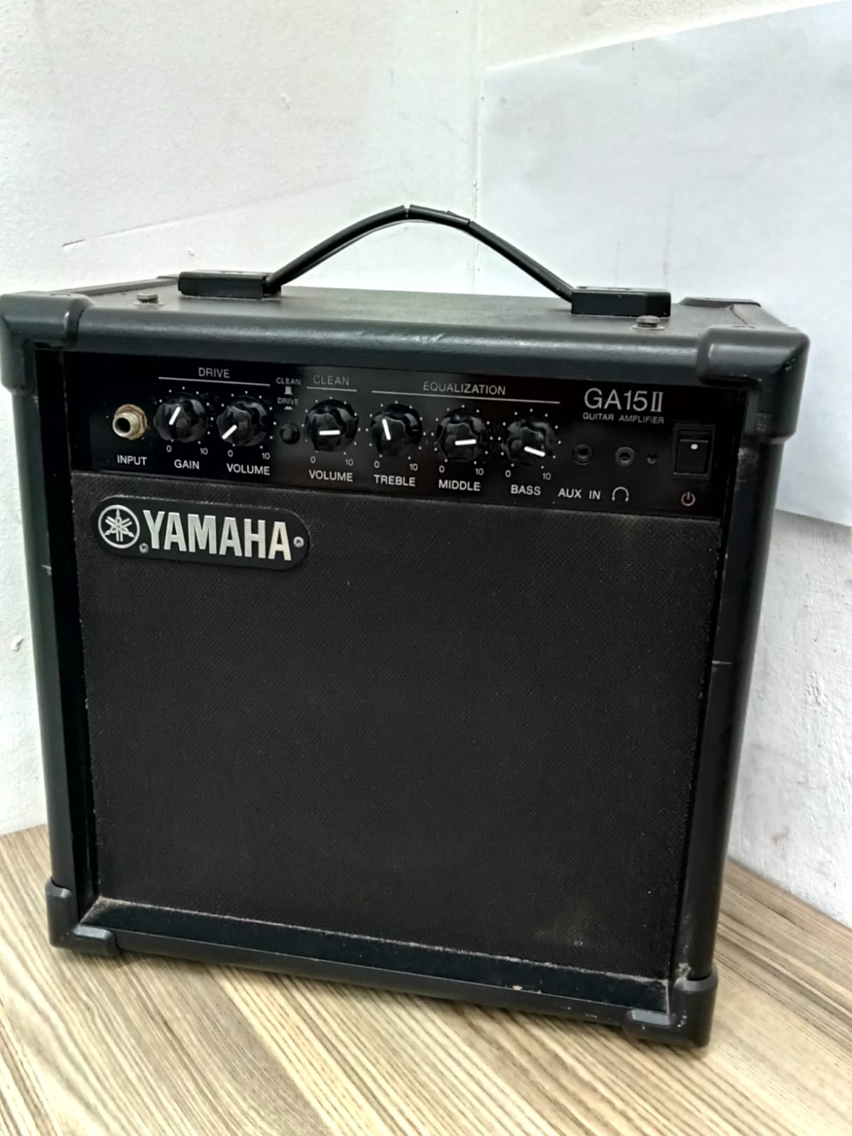 AMPLIFICADOR YAMAHA GA15LL-USADO