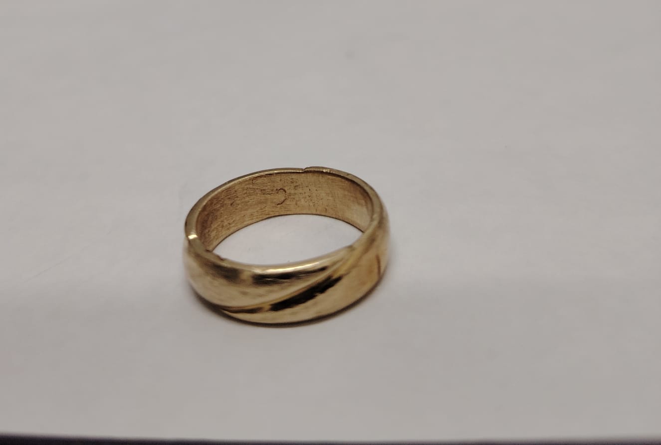 ANILLO LISO ORO DE 10K-USADO