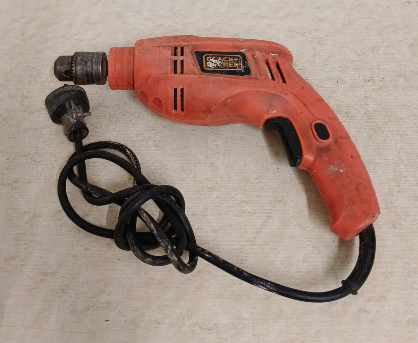 Taladro BLACK & DECKER tb550-b3, usado