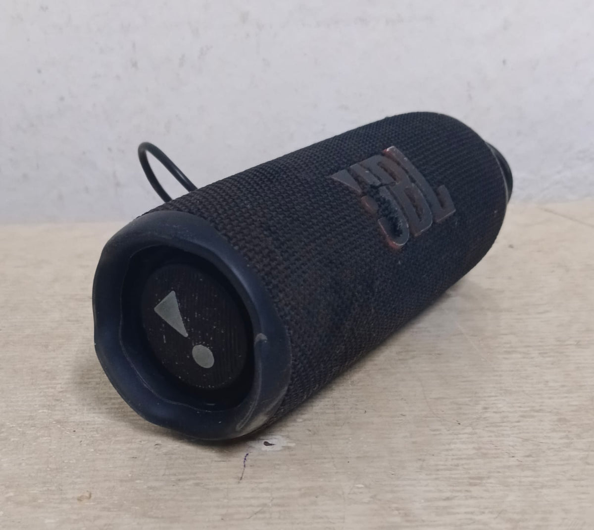 Bocina recargable JBL flip 6, usado