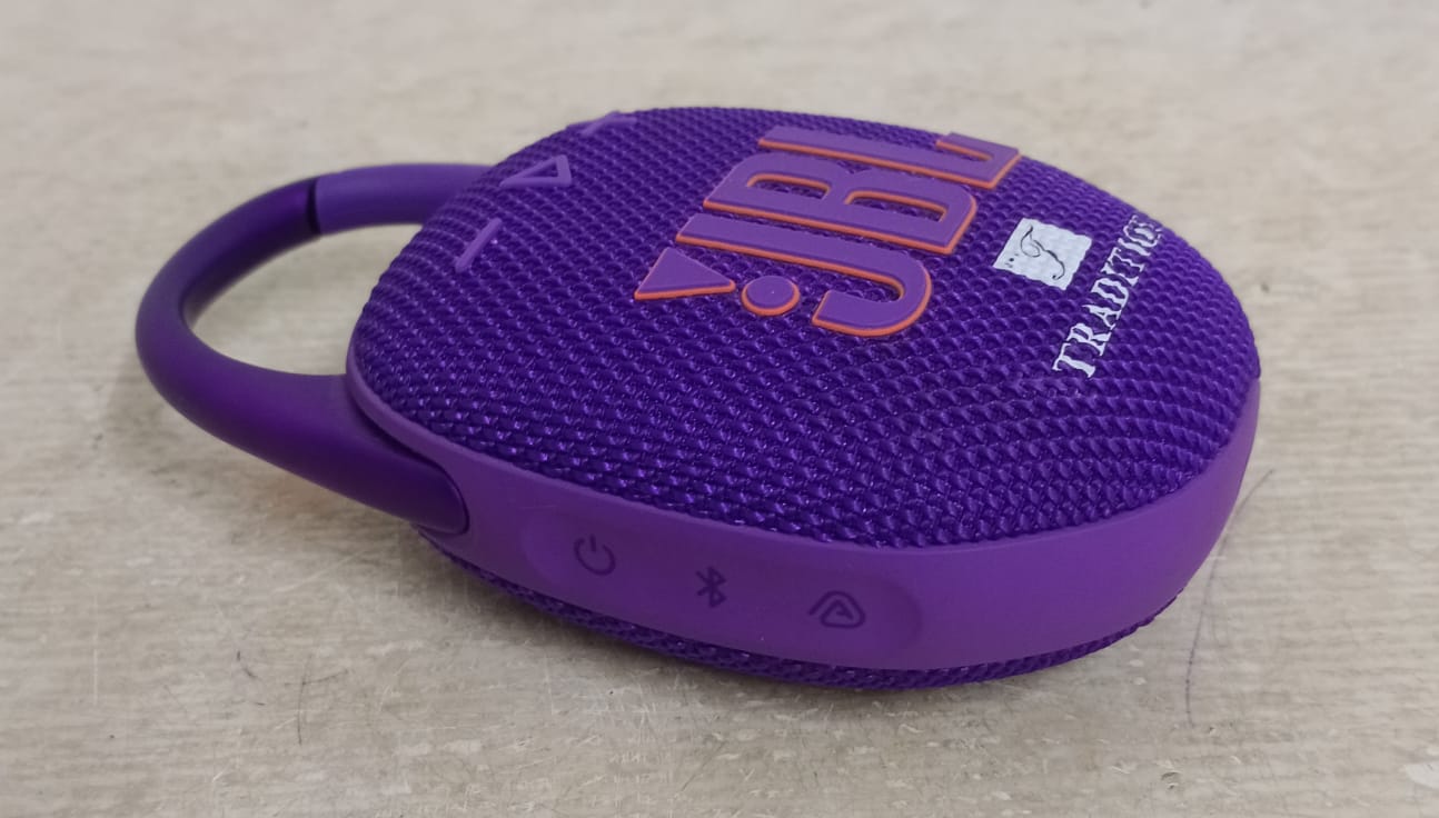 Bocina recargable JBL CLIP 5, usado