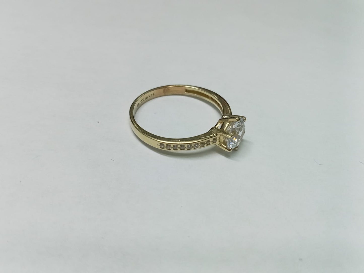 Anillo Solitario de Oro 10k – Talla 6.5