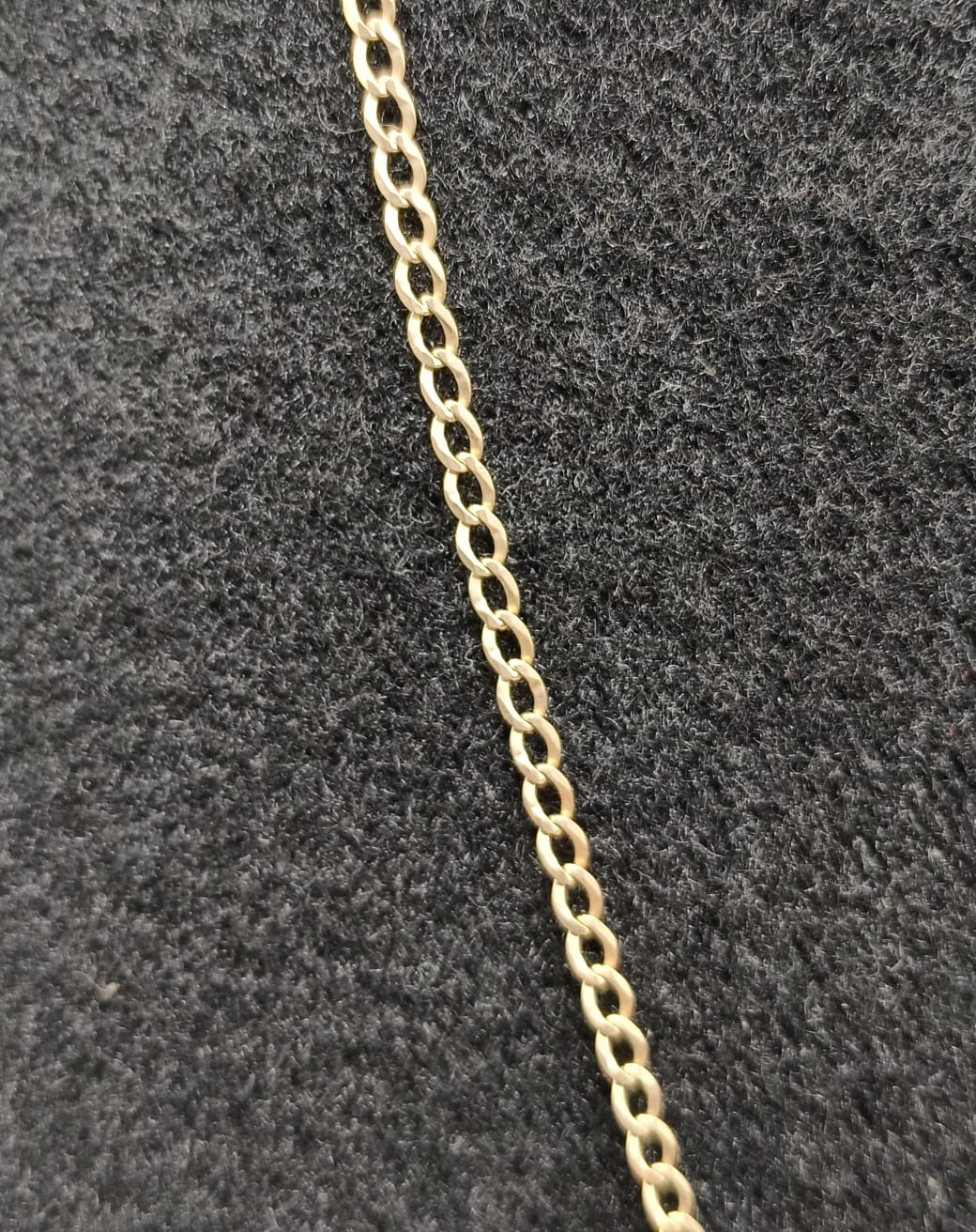 Cadena con dije de colibri ORO 10K peso 4.1gr, usado