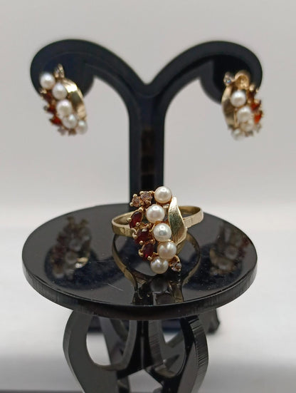 Juego de anillo y aretes con perlas y sirconias ORO 10k peso 6.6gr, usado