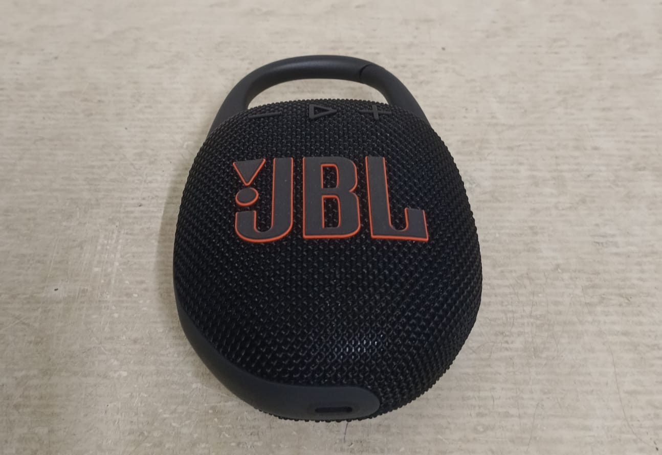 Bocina recargable JBL clip 5, usado