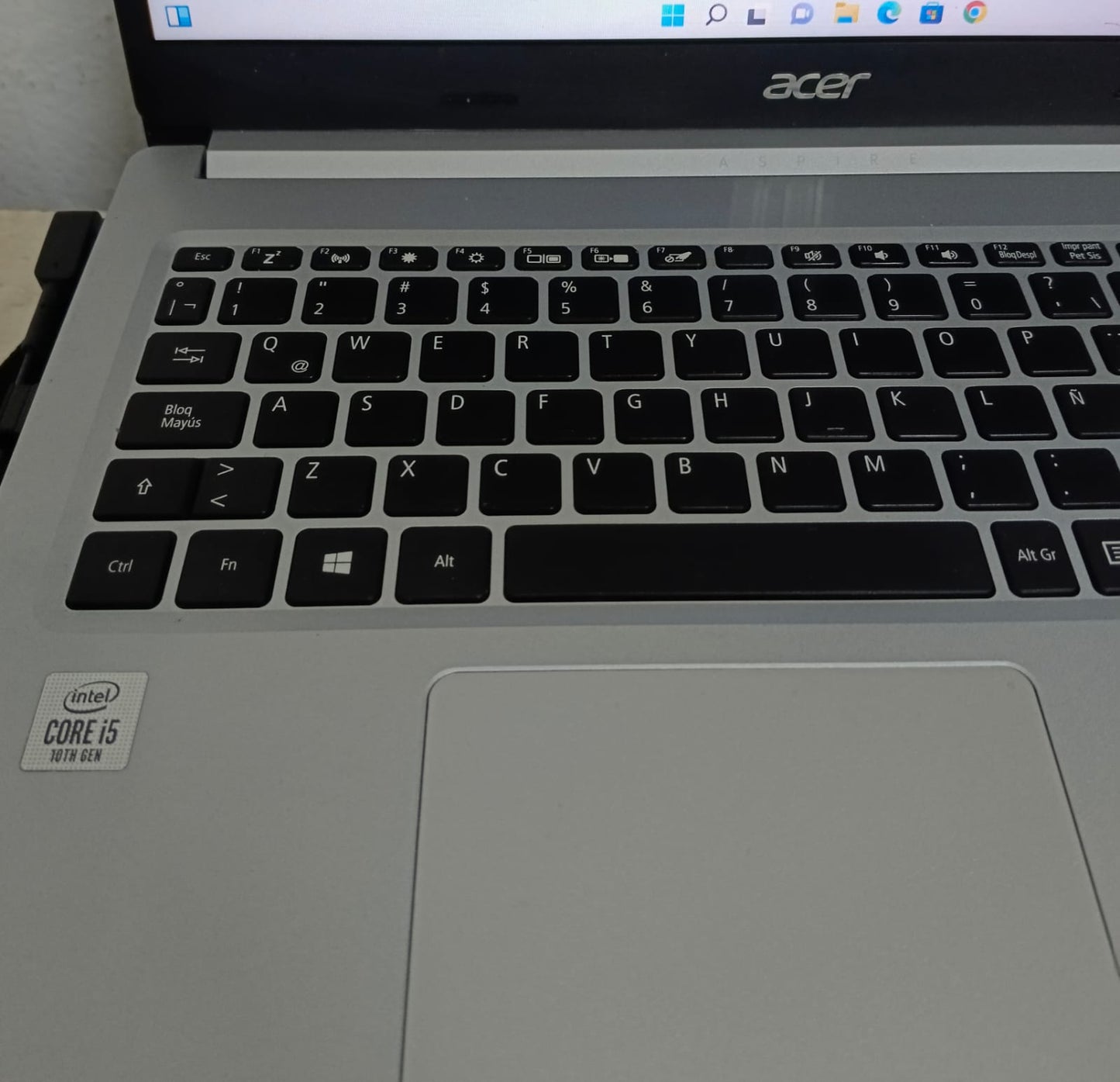 laptop ACER 500gb ssd 8ram core i5,usado