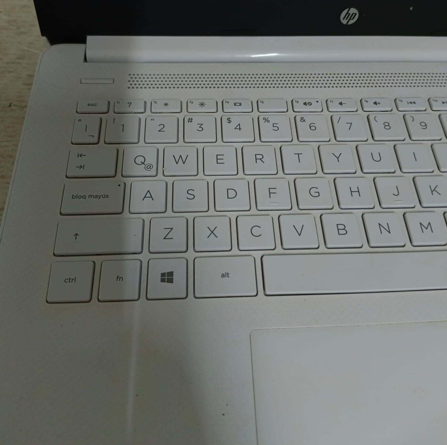 Laptop HP amd a4 57gb 4ram ssd con cargador, usado