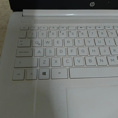 Laptop HP amd a4 57gb 4ram ssd con cargador, usado