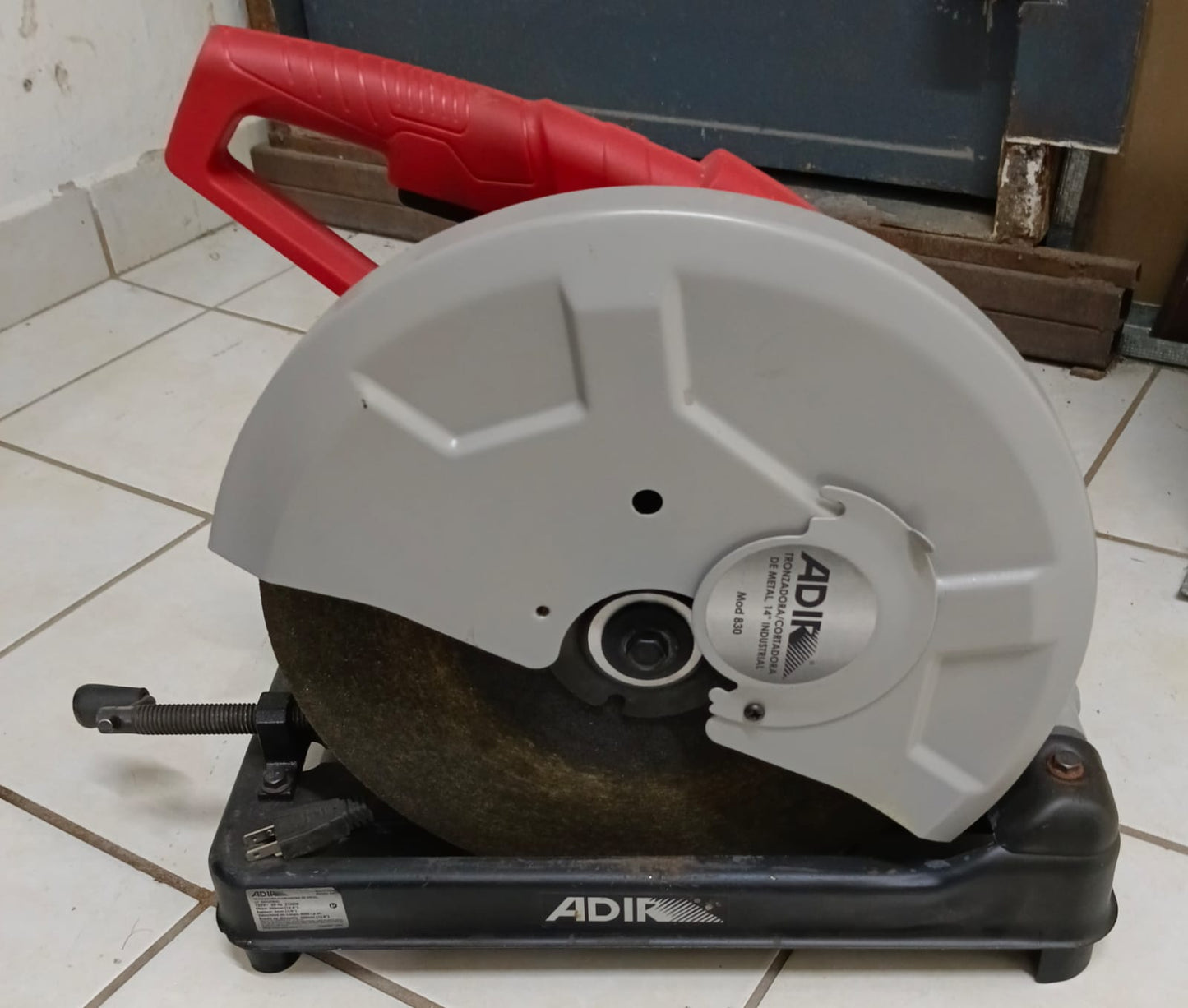 Cortadora de Metal Adir m-d830, usado