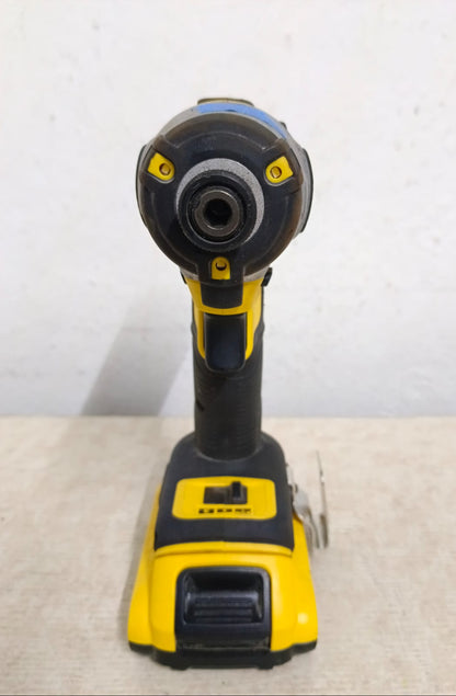 Atornillador inalambrico DEWALT dcf887, usado
