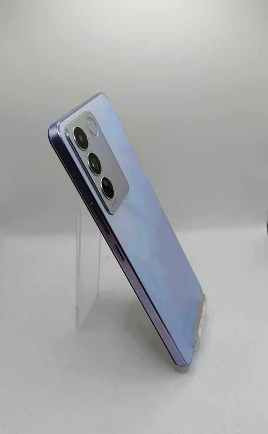 VIVO v25e 256gb 8ram liberado, usado