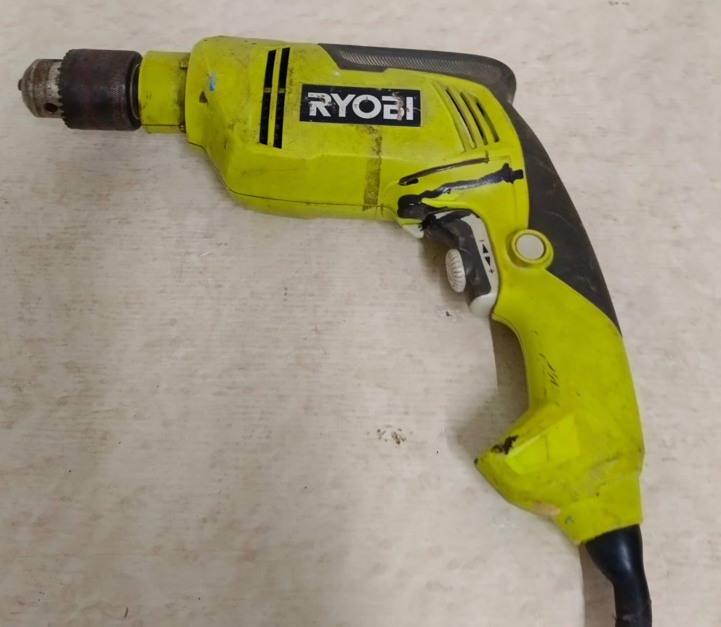 Taladro RYOBI hd4201, usado