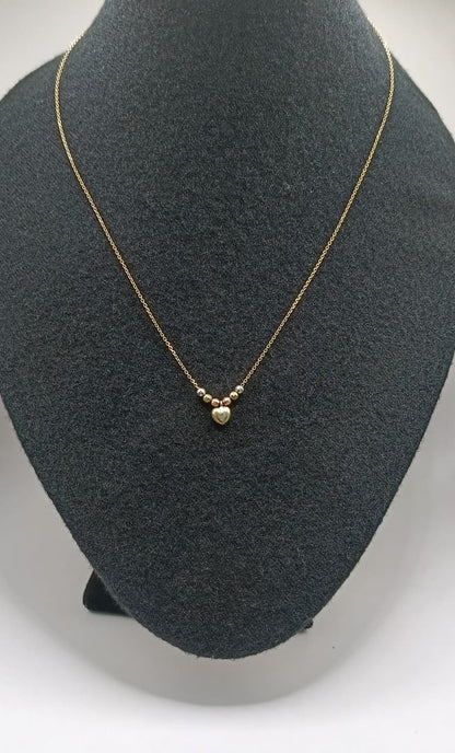 Collar de cuentas con dije de corazon ORO 10k peso 1.9gr