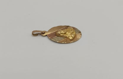 Dije religioso ORO 8k peso 1.9gr, usado