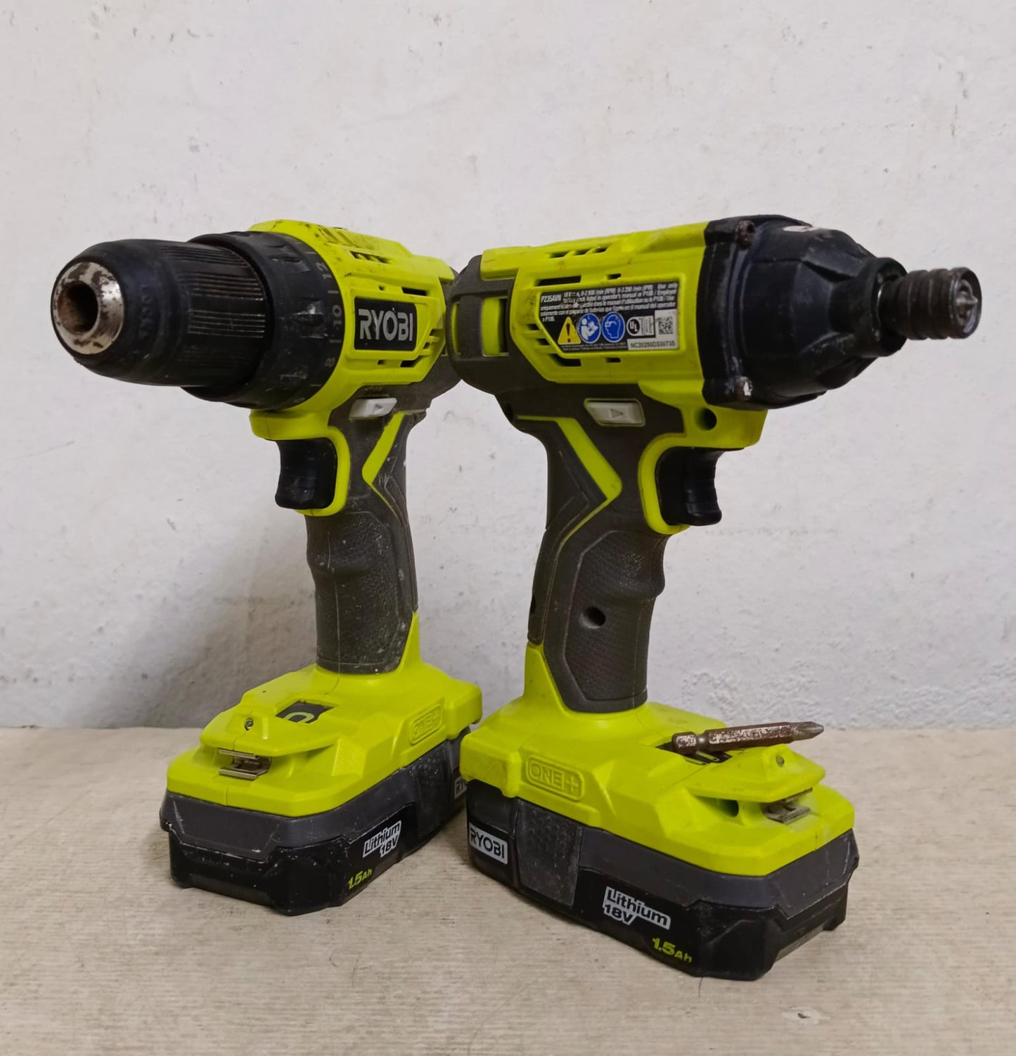 Kit de taladros inalambricos RYOBI, usado