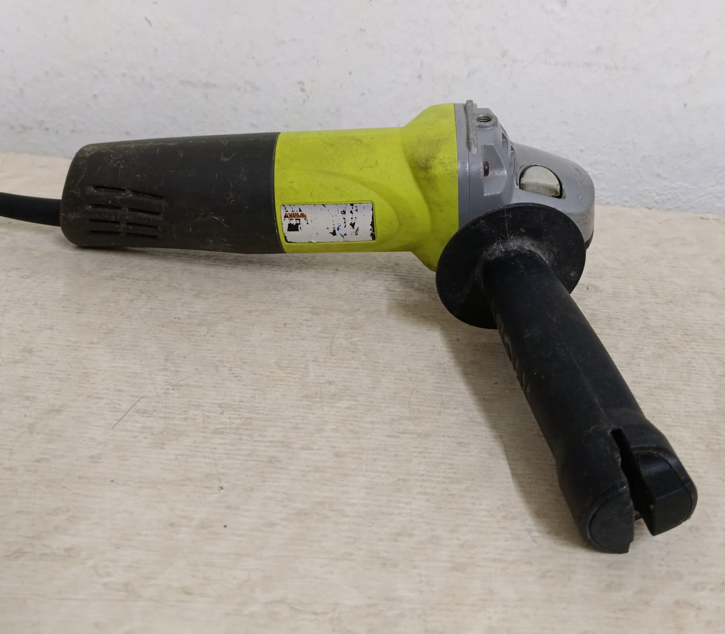 Mini esmeril RYOBI ags123gt56 sin disco, usado