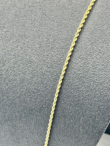 Cadena tipo torzal 8k peso 8.10 gramos usada