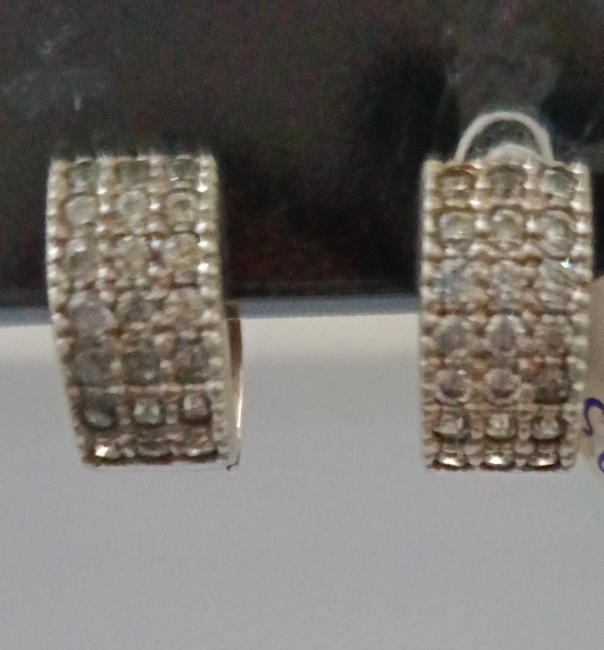 Arracada con sinteticos PLATA 925 peso 4.1gr, usado