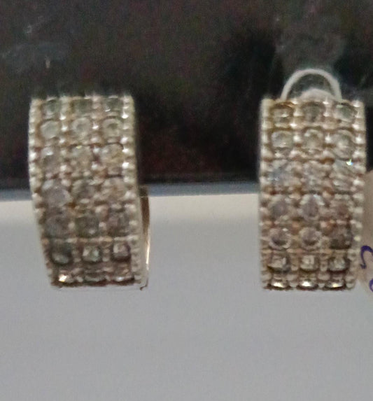Arracada con sinteticos PLATA 925 peso 4.1gr, usado