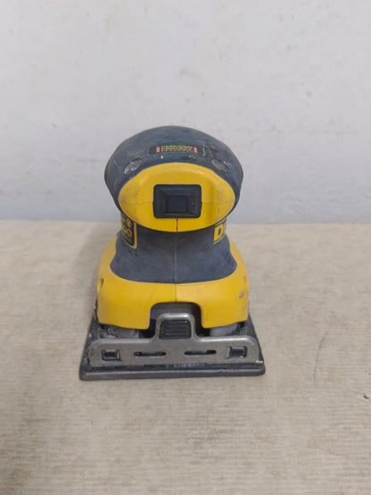 Lijadora de acabado DEWALT dwe6411-b3, usado