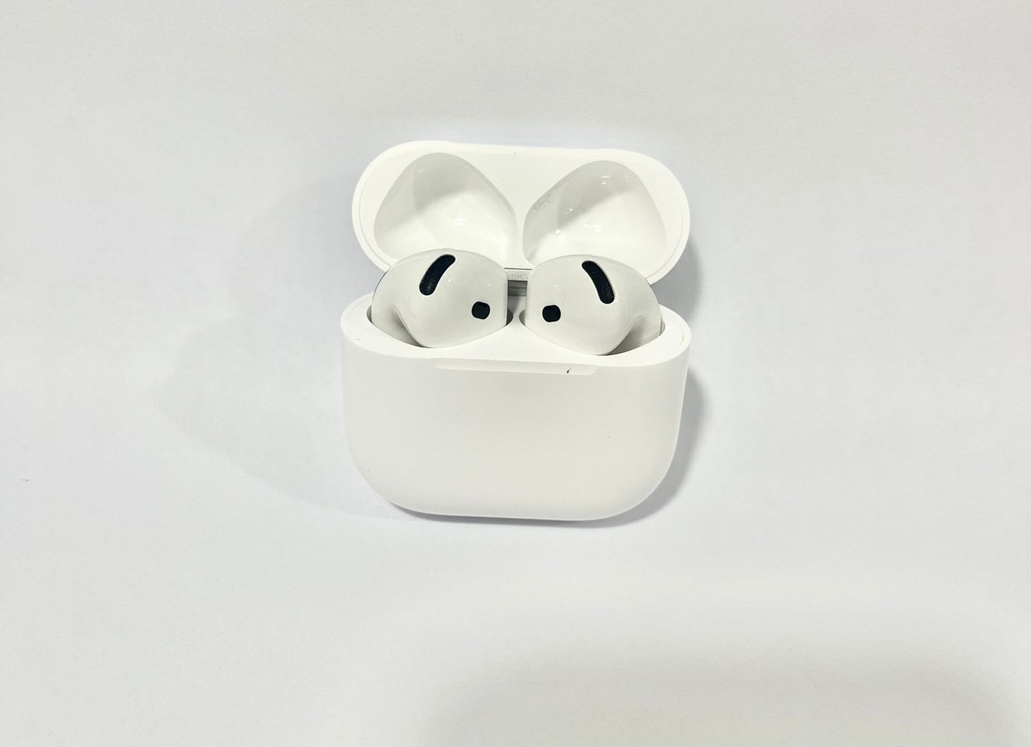 Audifonos Apple AirPods 4 color blanco USADOS