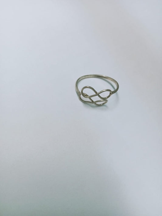 💍 Anillo de Plata con Diseño de Infinito