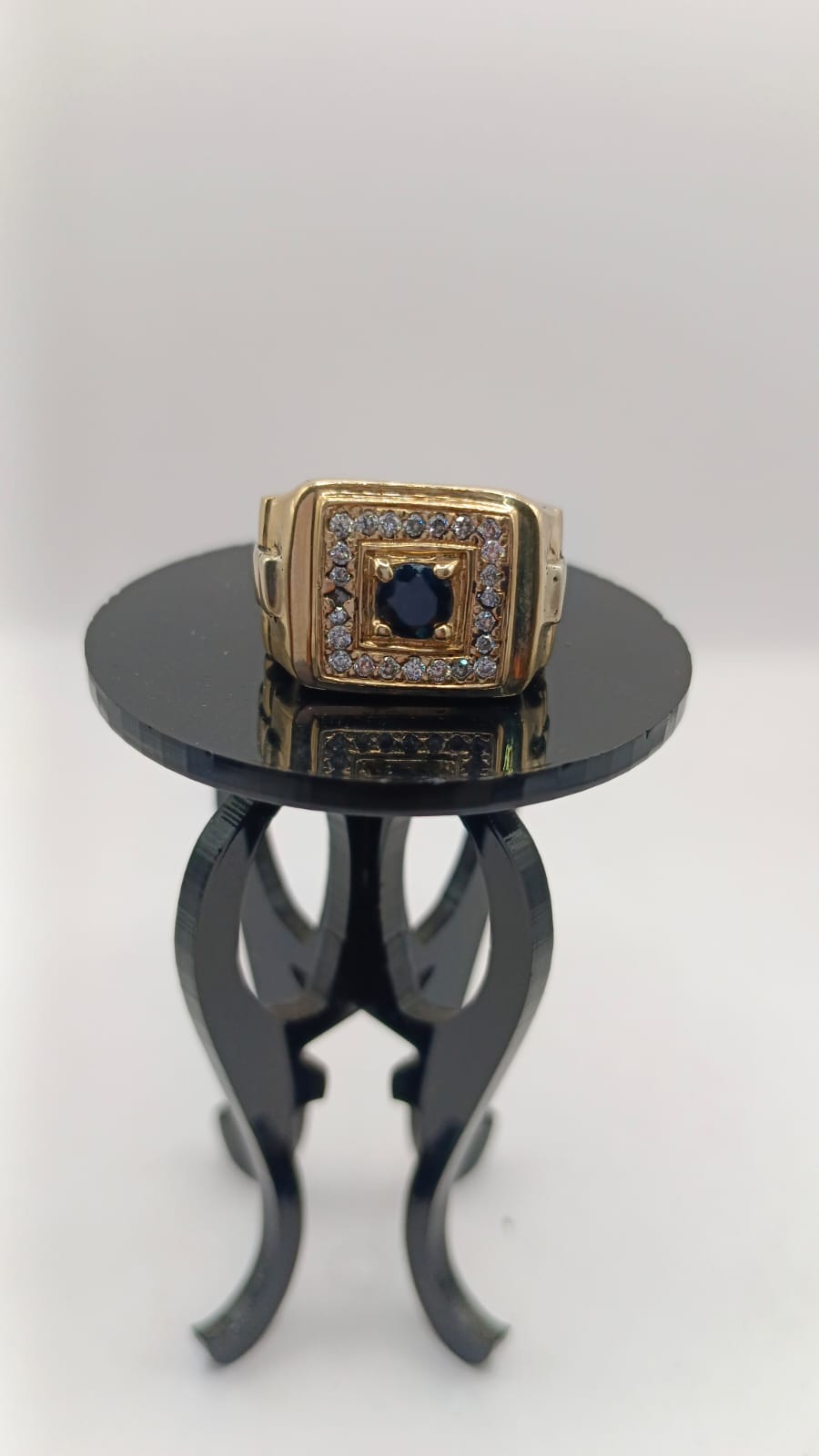 Anillo de ORO con sirconias y piedra negra 10k peso 17.1gr, usado