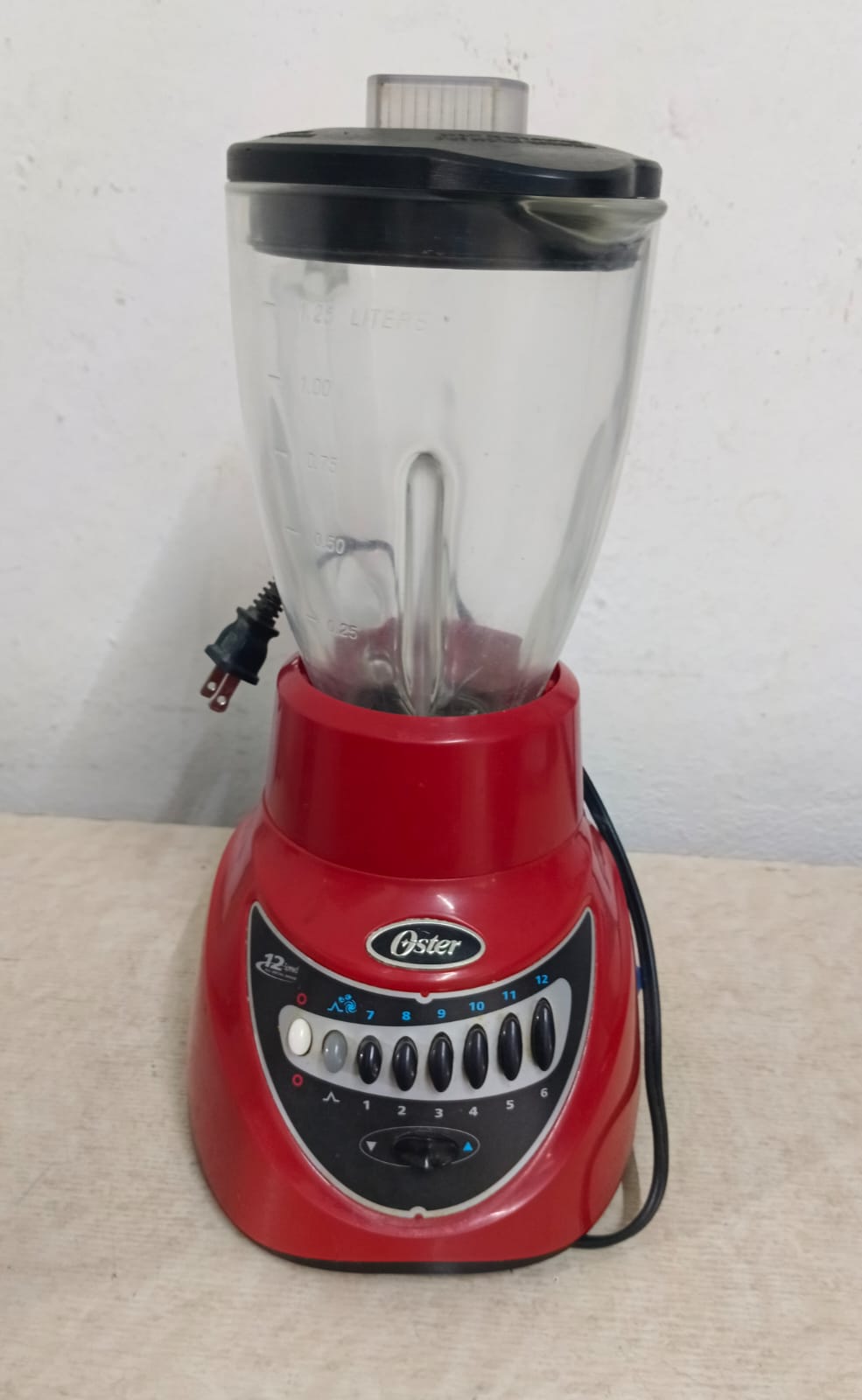 Licuadora OSTER blstag7982, usado