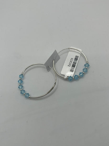 Par arracadas con sintetico azul de plata .925 pesa 2.6 grs