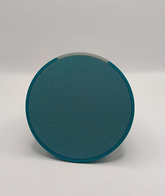 Alexa Amazon echo pop con cargador, usado