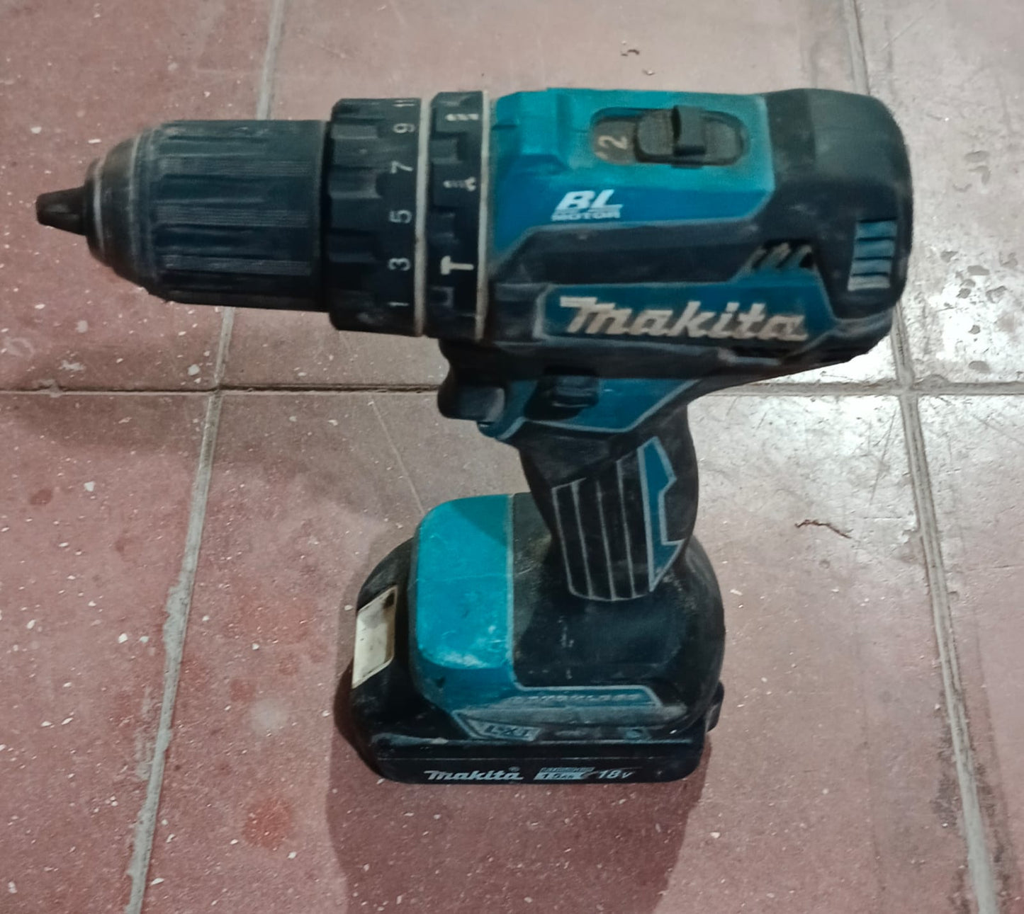 Taladro inalambrico MAKITA dhp485 con cargador, usado