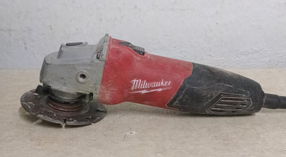 Esmeril MILWAUKEE 6133-20, usado