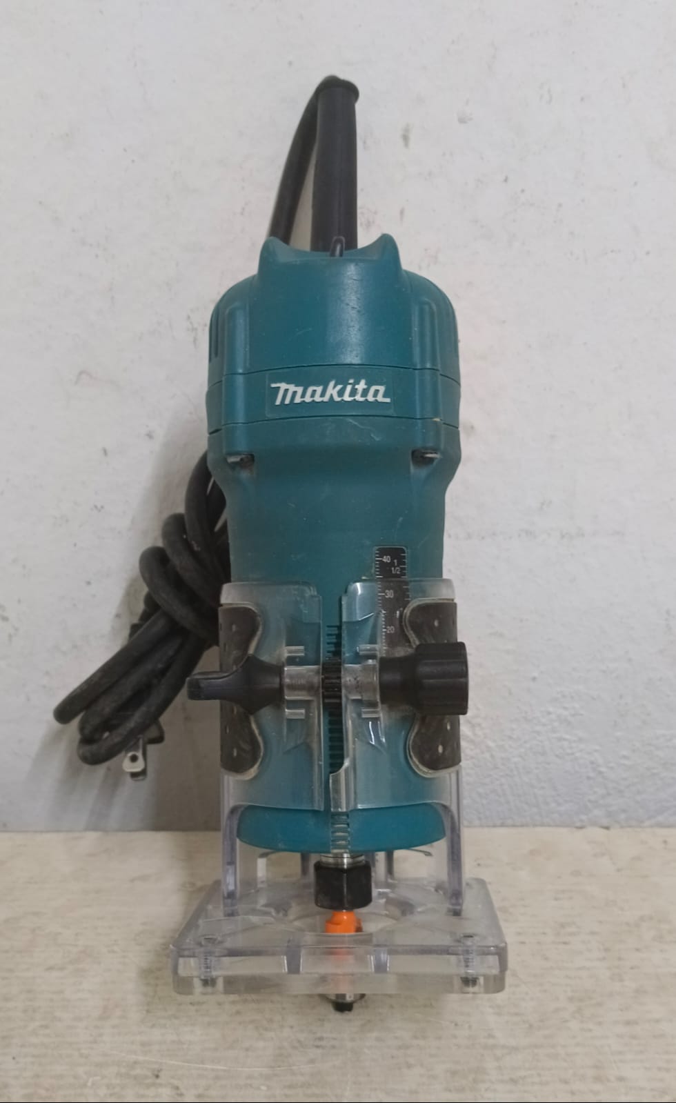 Router MAKITA 3690, usado