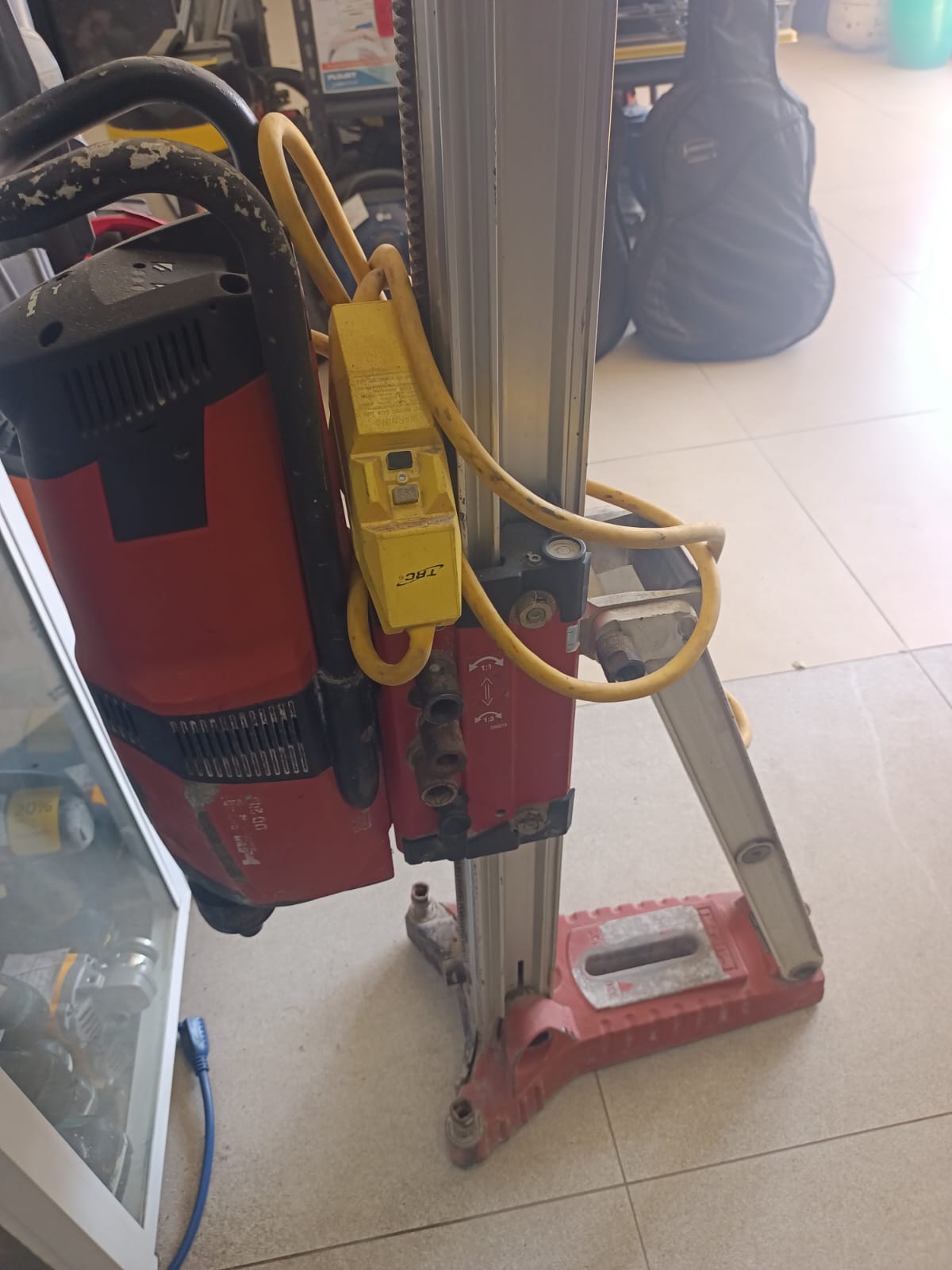 Perforadora HILTI dd200, usado