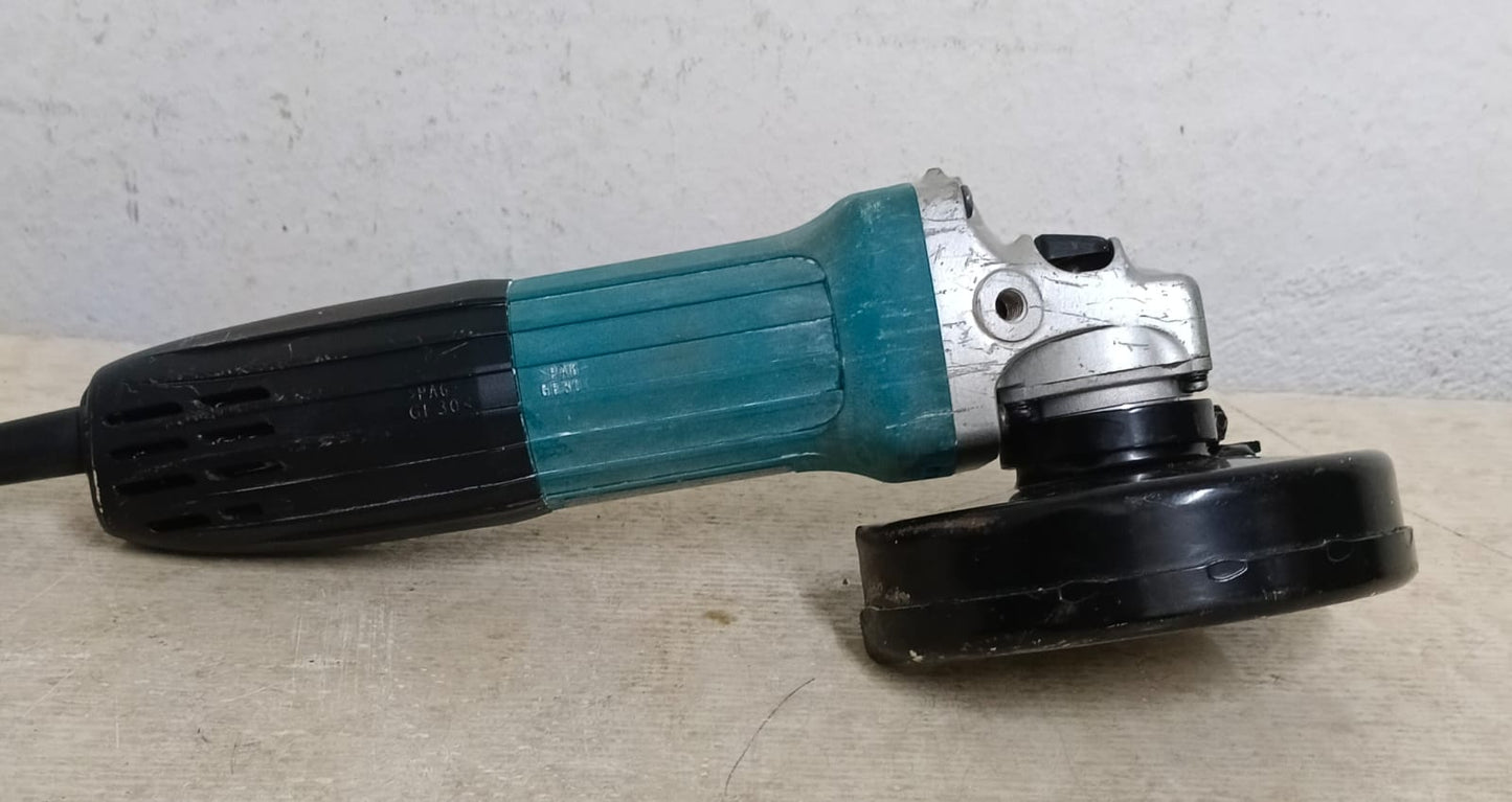 Esmeril MAKITA da4530, usado