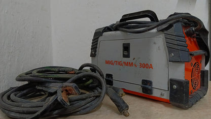 SOLDADORA INVERTER, MIG-TIG CON CABLES