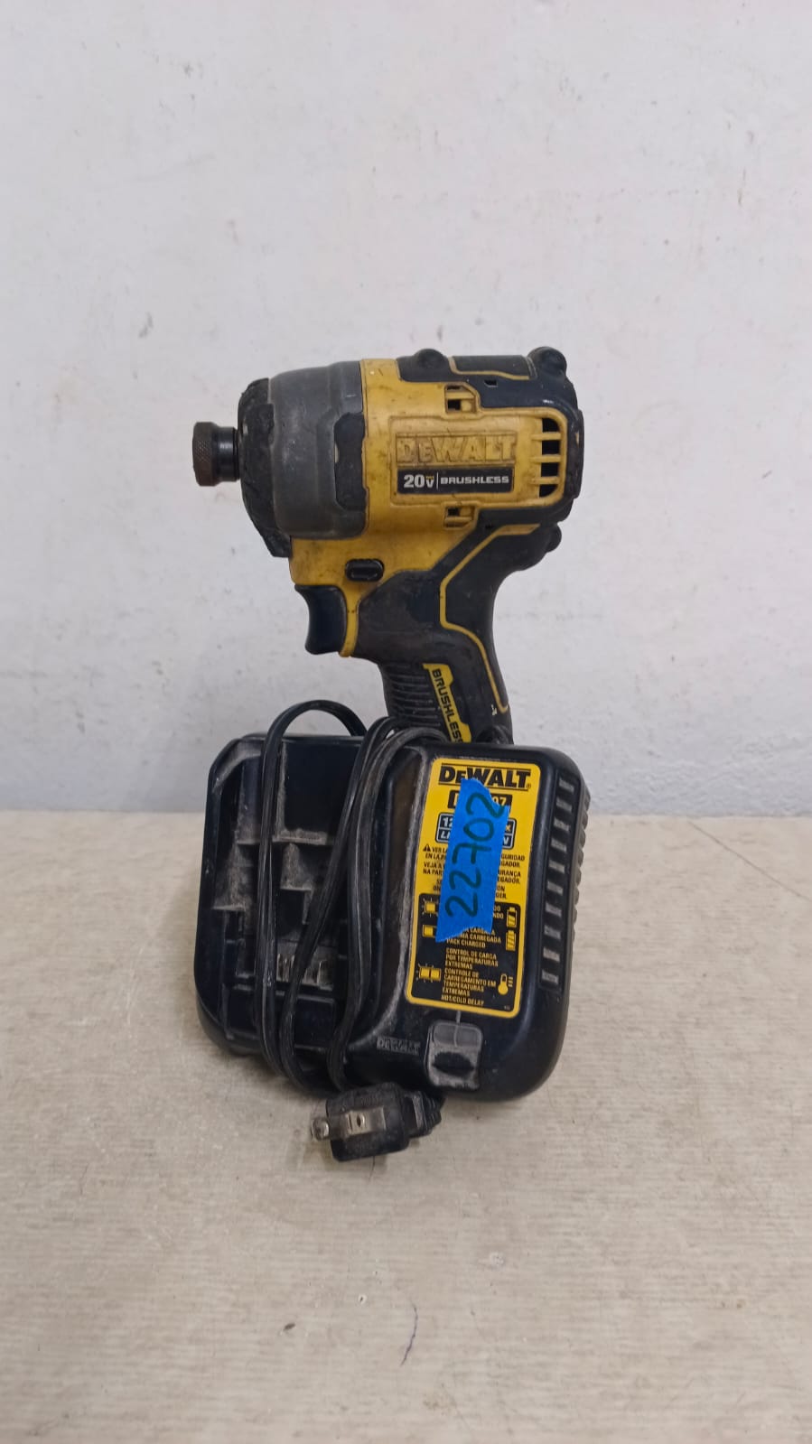 Atornillador inalambrico DEWALT dcd761