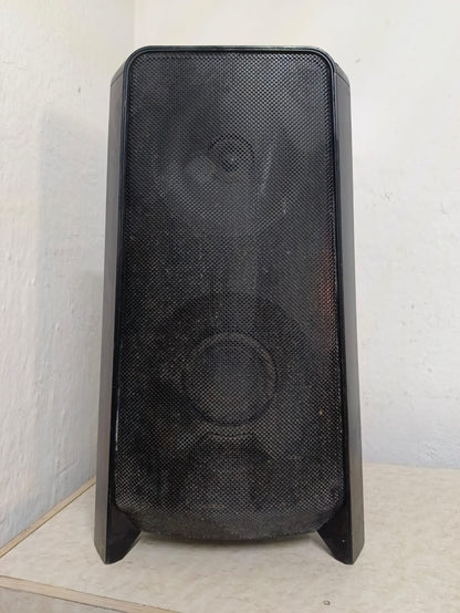 Bocina Samsung mx-t40 con luz, usado