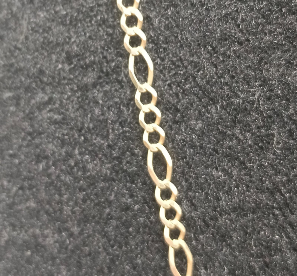 Cadena y medalla religiosa ORO 10k peso 7.3gr, usado