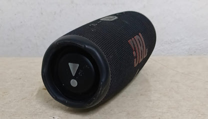 Bocina JBL CHARGE 5, usado
