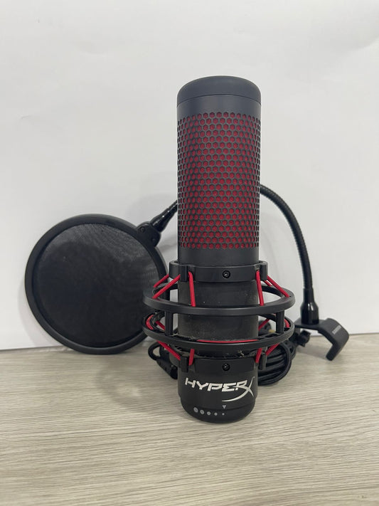HyperX QuadCast – Micrófono USB Condensador para Gaming y Streaming, Montura Anti vibraciones, Pop Filter, Cuatro patrones-Usado