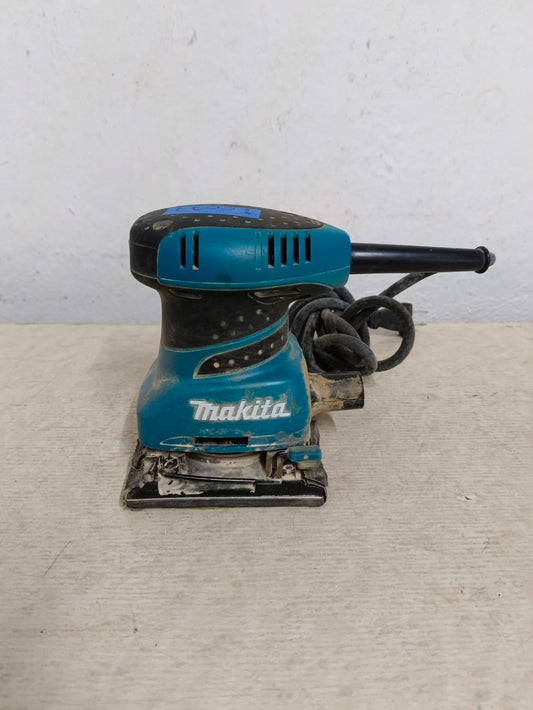 Lijadora de acabado MAKITA bo4556, usado