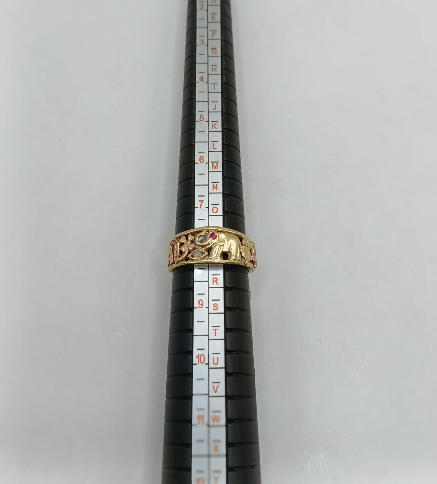 Anillo de la suerte ORO 8k peso 3.8gr, usado
