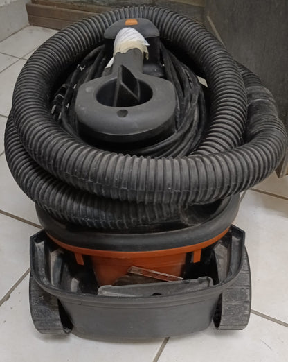 Aspiradora RIDGID 4 GALONES, usado
